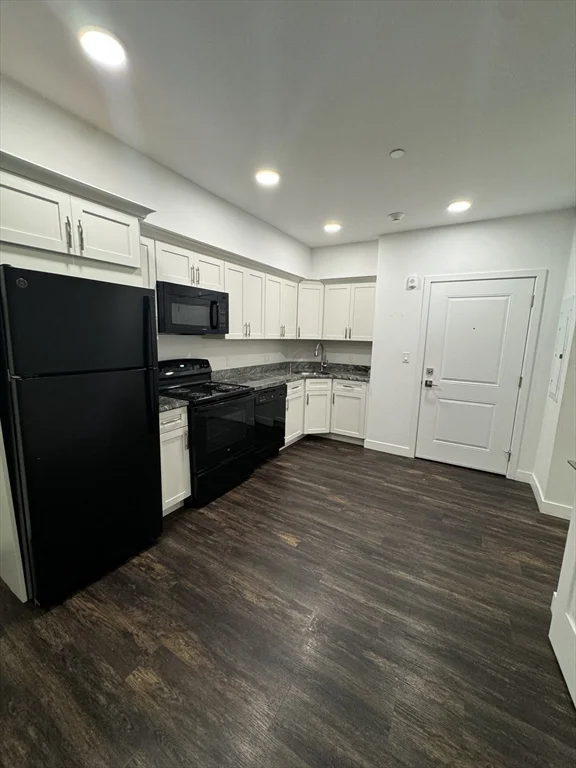2 bed, 1 bath apartment for rent at 6 Needhams Landing Rd Unit 206, Lynn — photo 4 of 12