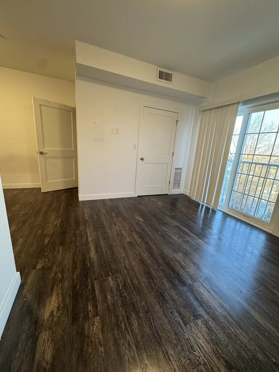 1 bed, 1 bath apartment for rent at 6 Needhams Landing Rd Unit 503, Lynn — photo 3 of 9