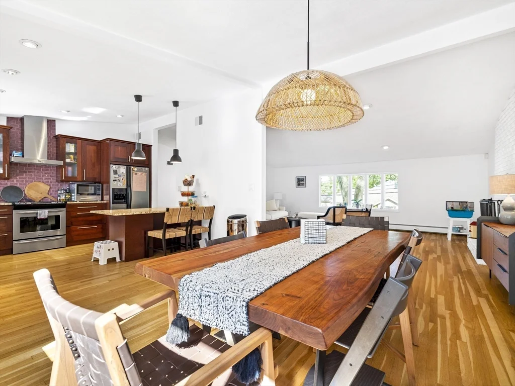 4 bed, 3 bath apartment for rent at 6 Nelson Dr, Chestnut Hill — photo 6 of 33