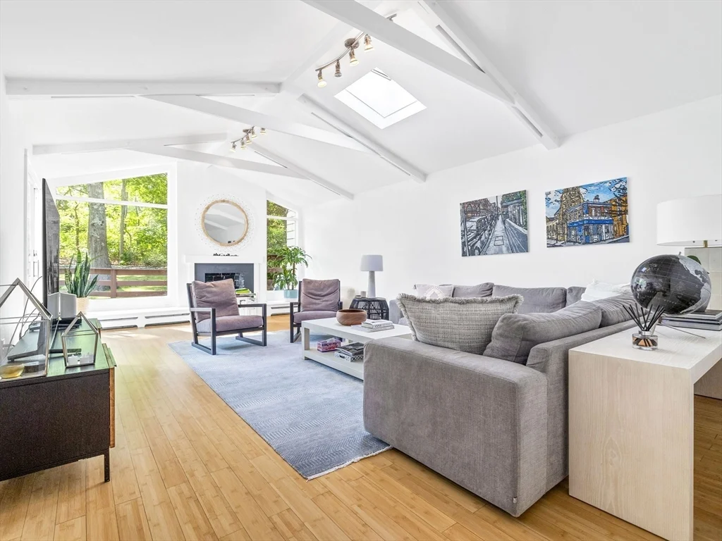 4 bed, 3 bath apartment for rent at 6 Nelson Dr, Chestnut Hill — photo 14 of 33