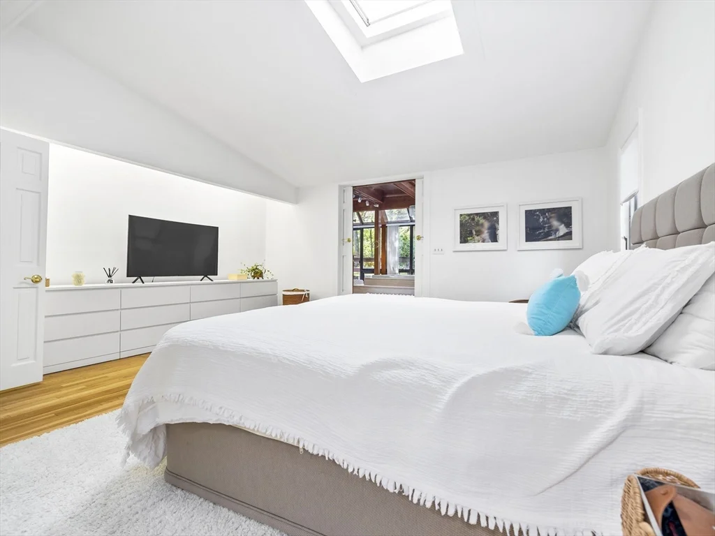 4 bed, 3 bath apartment for rent at 6 Nelson Dr, Chestnut Hill — photo 15 of 33