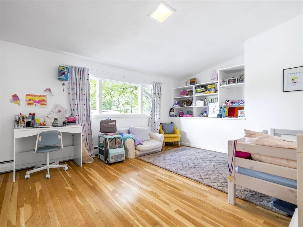4 bed, 3 bath apartment for rent at 6 Nelson Dr, Chestnut Hill — photo 20 of 33