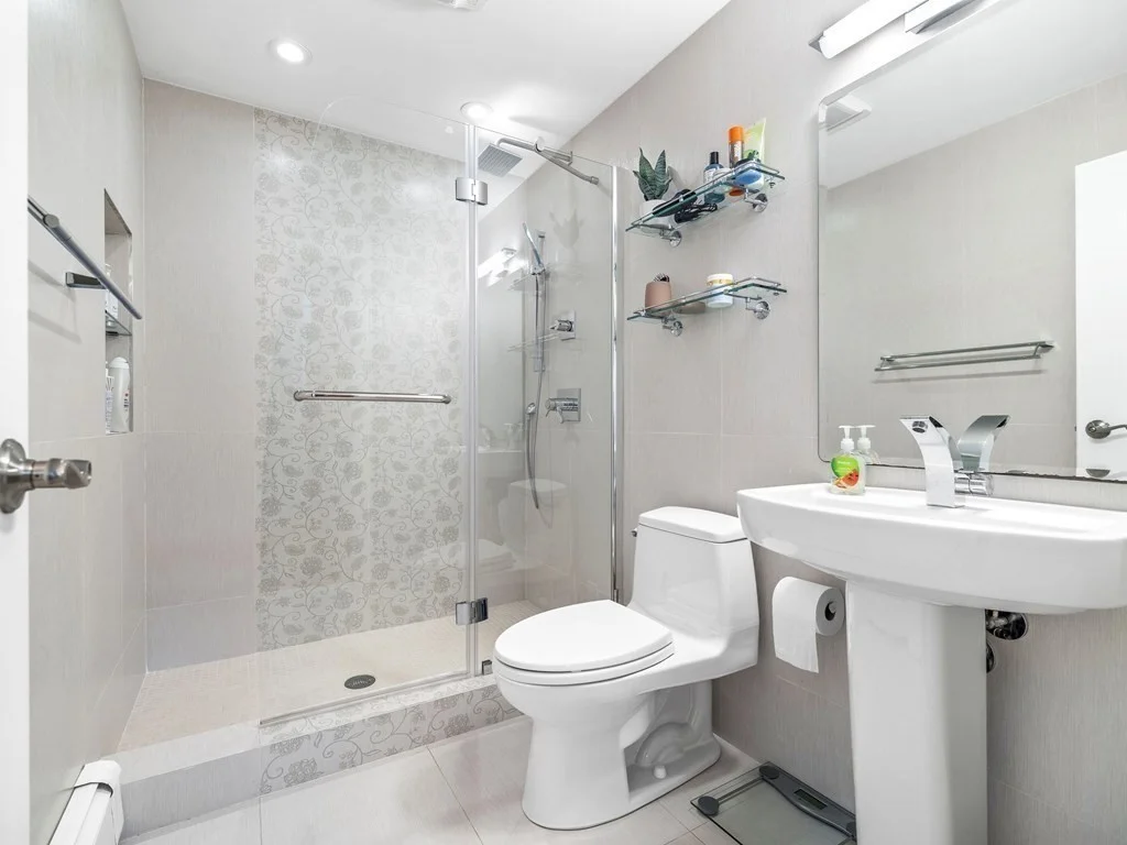 4 bed, 3 bath apartment for rent at 6 Nelson Dr Unit 0, Chestnut Hill — photo 21 of 27