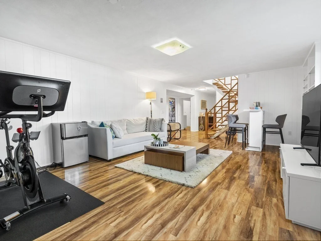 4 bed, 3 bath apartment for rent at 6 Nelson Dr Unit 0, Chestnut Hill — photo 7 of 27
