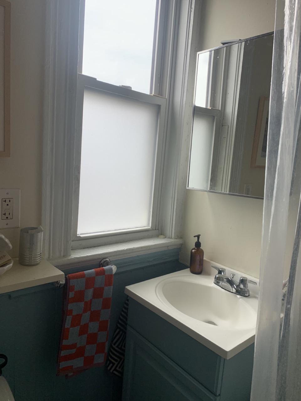 2 bed, 1 bath apartment for rent at 6 Nevada Ave Unit 3, Ward Two — photo 11 of 13