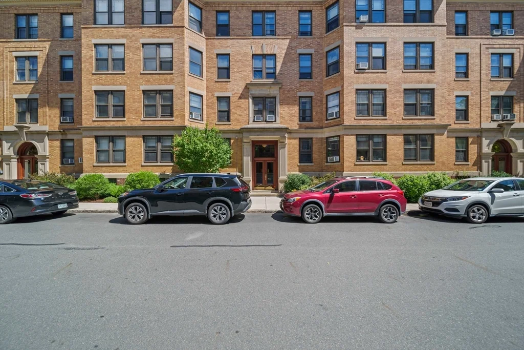 2 bed, 1 bath apartment for rent at 6 Newport Rd Unit 4, Porter Square — photo 2 of 21