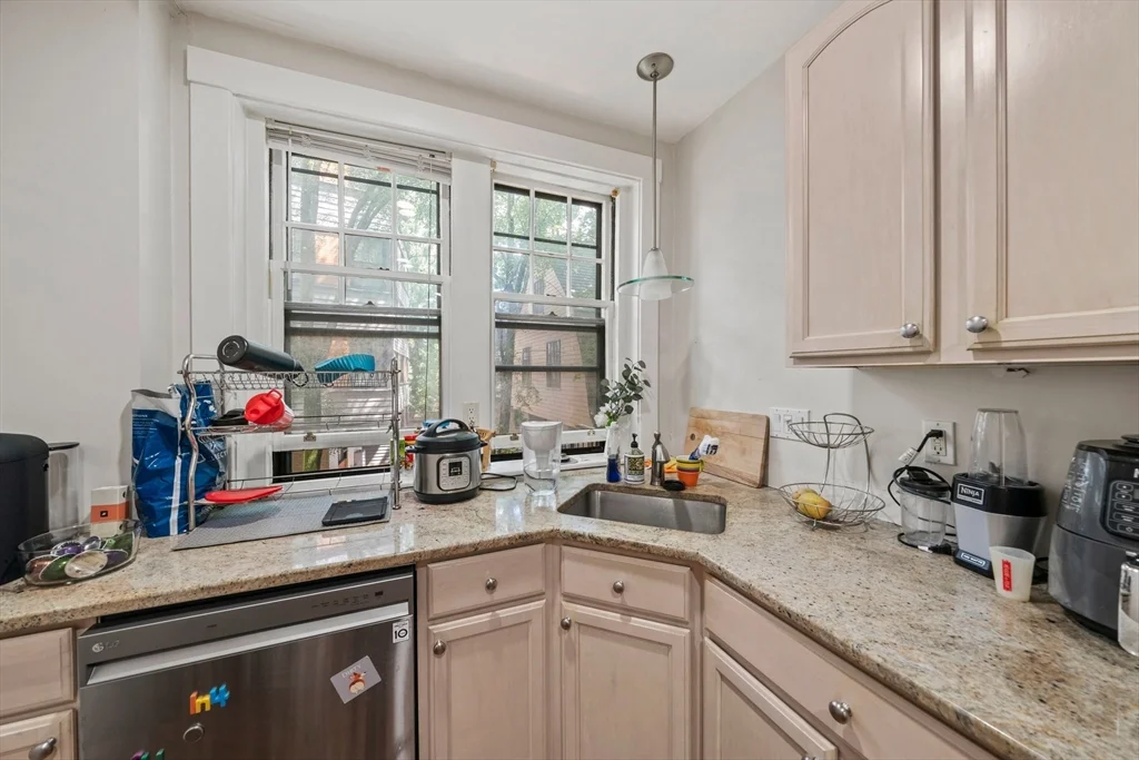 2 bed, 1 bath apartment for rent at 6 Newport Rd Unit 4, Porter Square — photo 10 of 21
