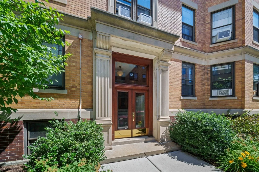 2 bed, 1 bath apartment for rent at 6 Newport Rd Unit 4, Porter Square — photo 1 of 21