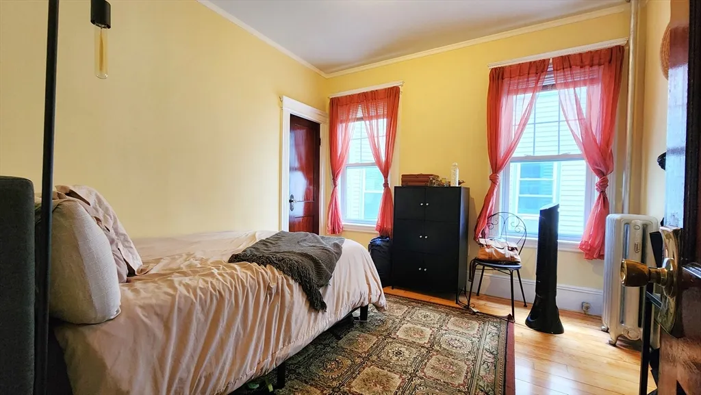 3 bed, 1 bath apartment for rent at 6 Newton St Unit 2, Cambridgeport — photo 3 of 11