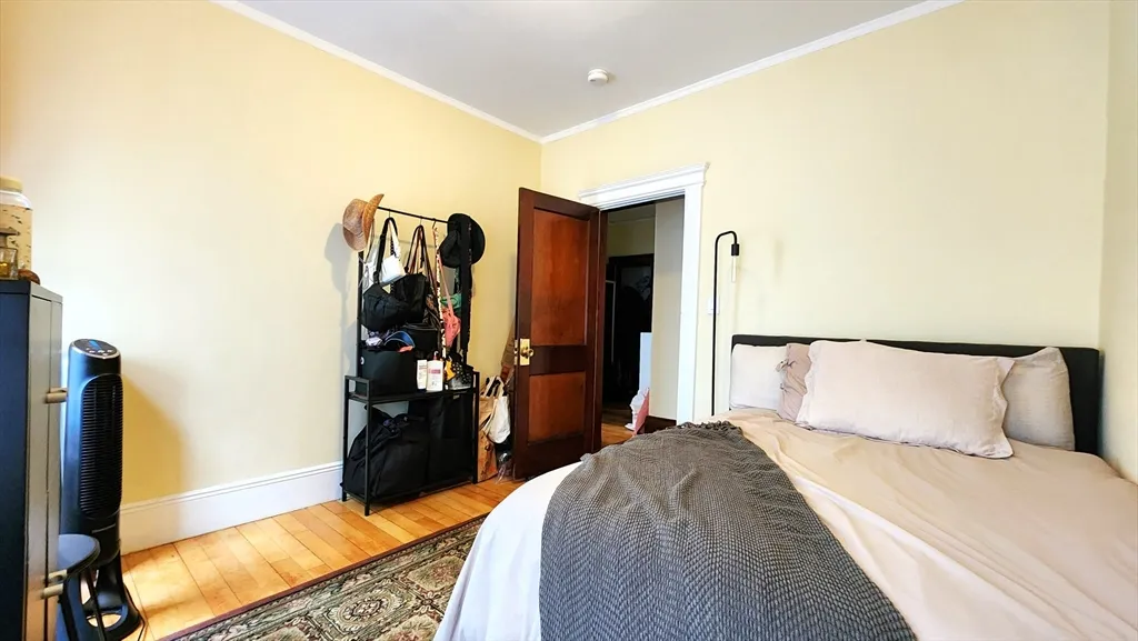3 bed, 1 bath apartment for rent at 6 Newton St Unit 2, Cambridgeport — photo 4 of 11
