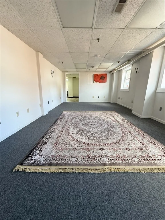 5 bed, 2 bath apartment for rent at 6 Nichols St Unit 3, Salem — photo 1 of 21