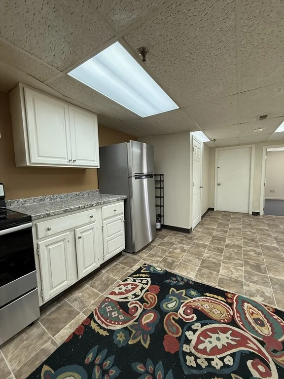 5 bed, 2 bath apartment for rent at 6 Nichols St Unit 3, Salem — photo 3 of 21
