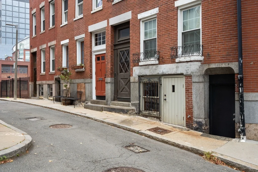 2 bed, 2 bath apartment for rent at 6 North Hudson St Unit 1, North End — photo 21 of 22