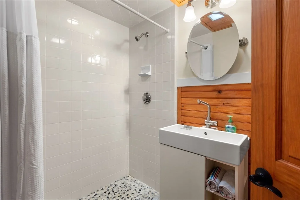 2 bed, 2 bath apartment for rent at 6 North Hudson St Unit 1, North End — photo 10 of 22