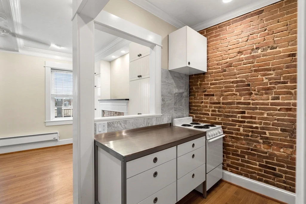 1 bed, 1 bath apartment for rent at 6 North Hudson St Unit 2, North End — photo 2 of 14