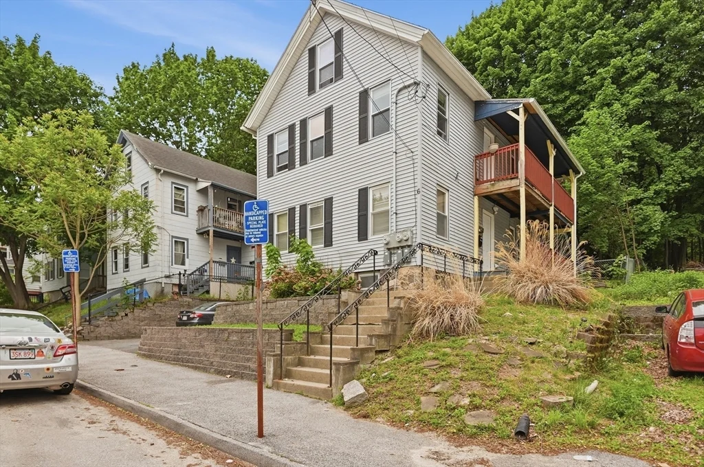 1 bed, 1 bath apartment for rent at 6 Oswald St Unit 1, Worcester — photo 2 of 20