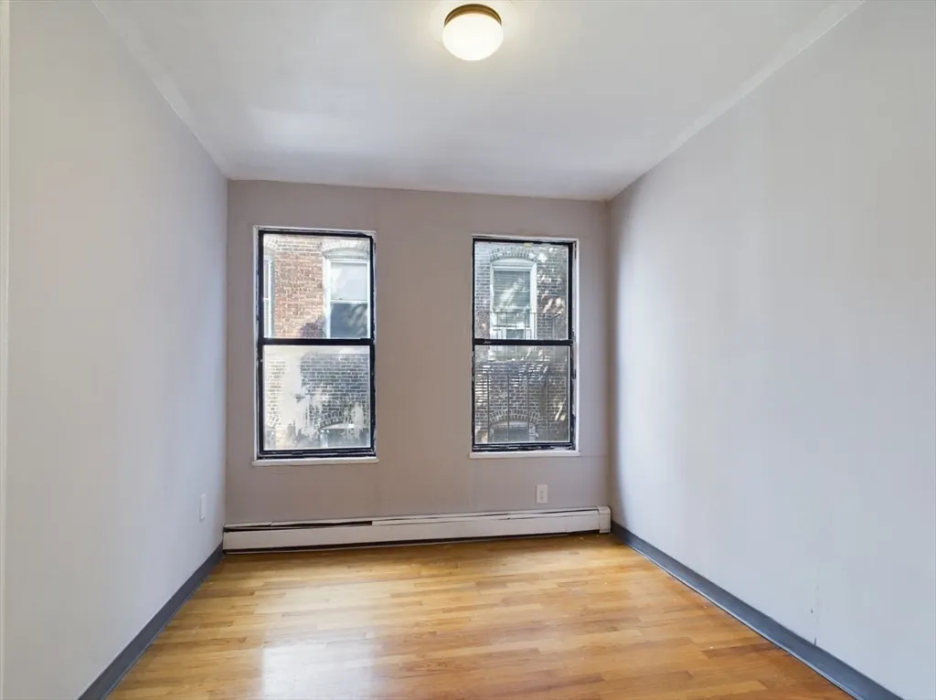3 bed, 1 bath apartment for rent at 6 Parker Hill Ave Unit 2, Mission Hill — photo 5 of 7