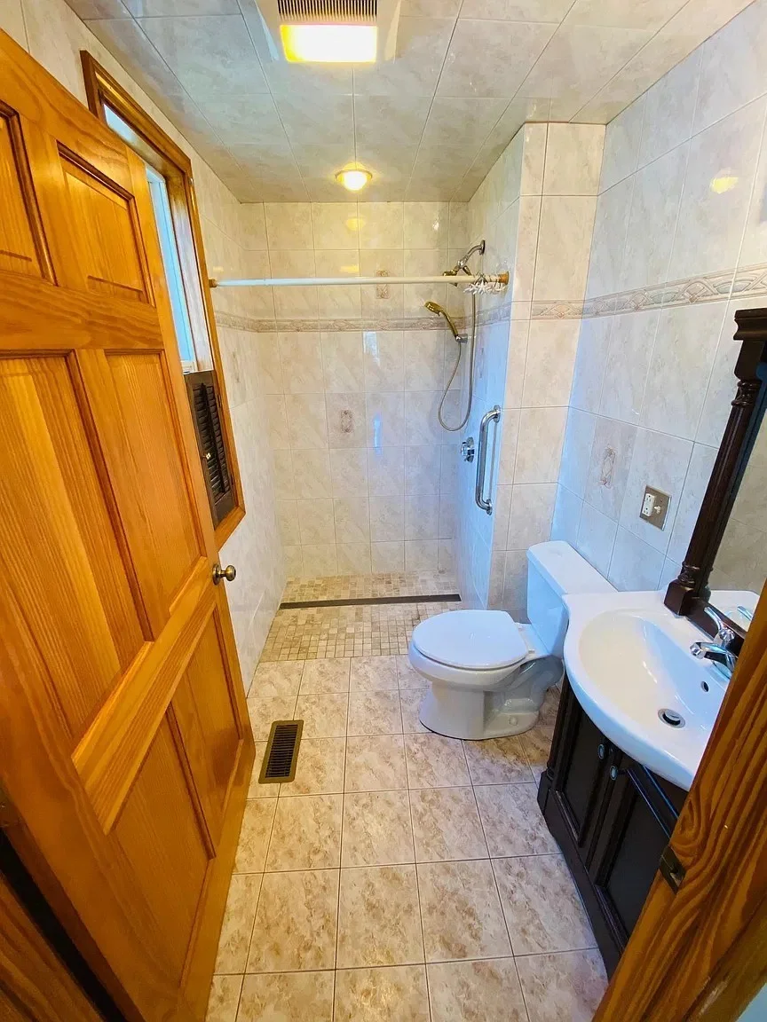 1 bed, 1 bath apartment for rent at 6 Parkson Street` Unit 1, Hyde Park — photo 8 of 15