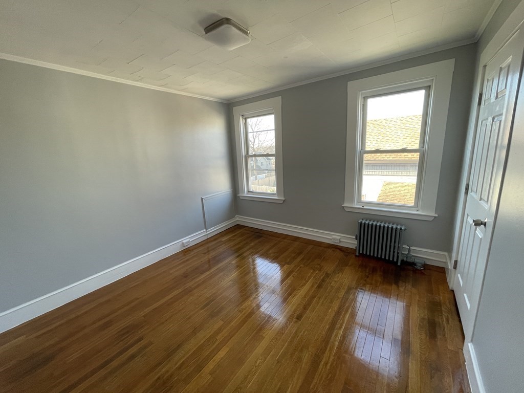 3 bed, 1 bath apartment for rent at 6 Pearl St Unit 2, Salem — photo 10 of 13