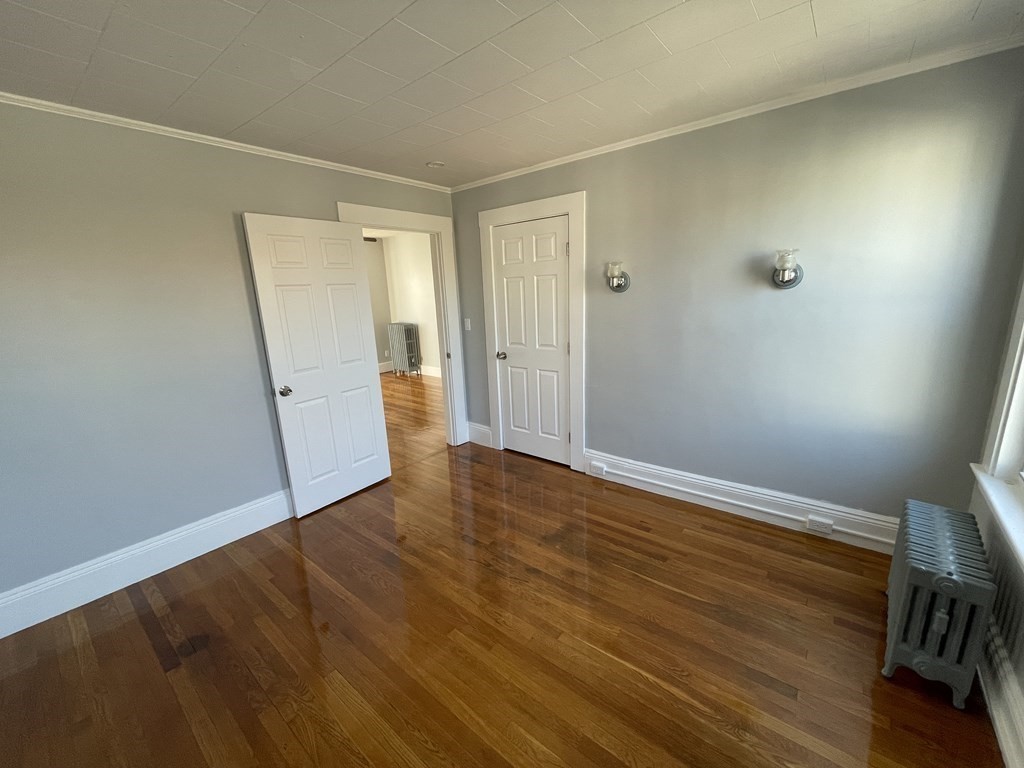 3 bed, 1 bath apartment for rent at 6 Pearl St Unit 2, Salem — photo 8 of 13
