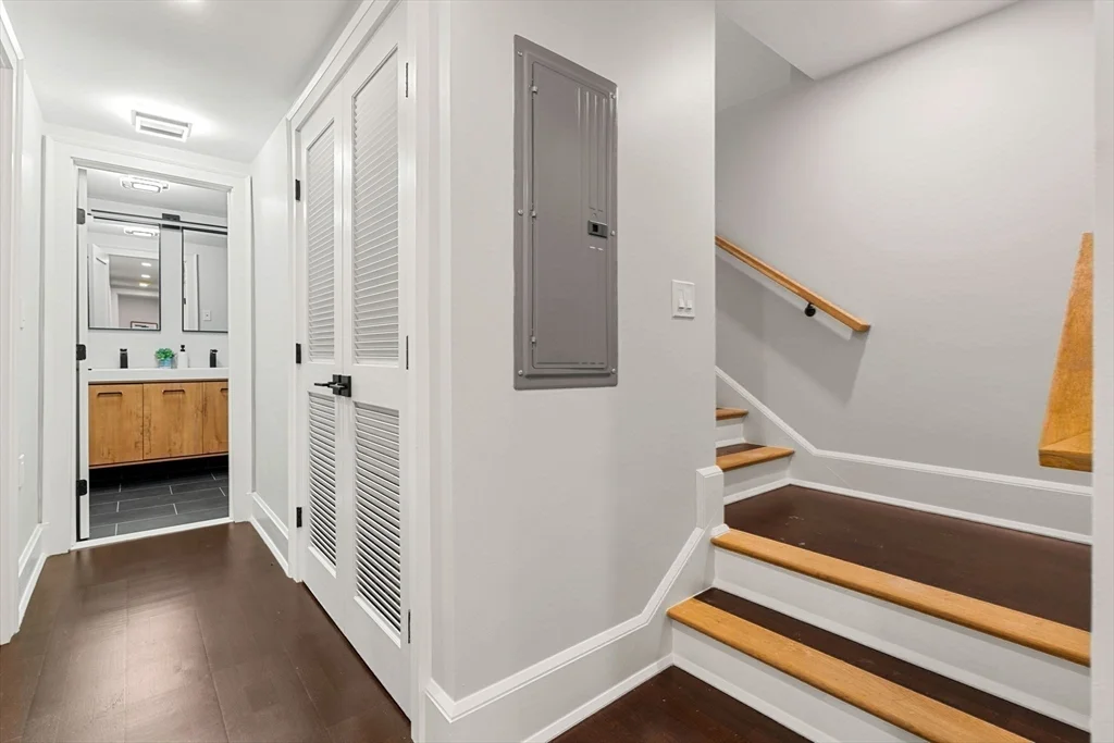 4 bed, 3 bath apartment for rent at 6 Pearl St Unit B, East Somerville — photo 11 of 17