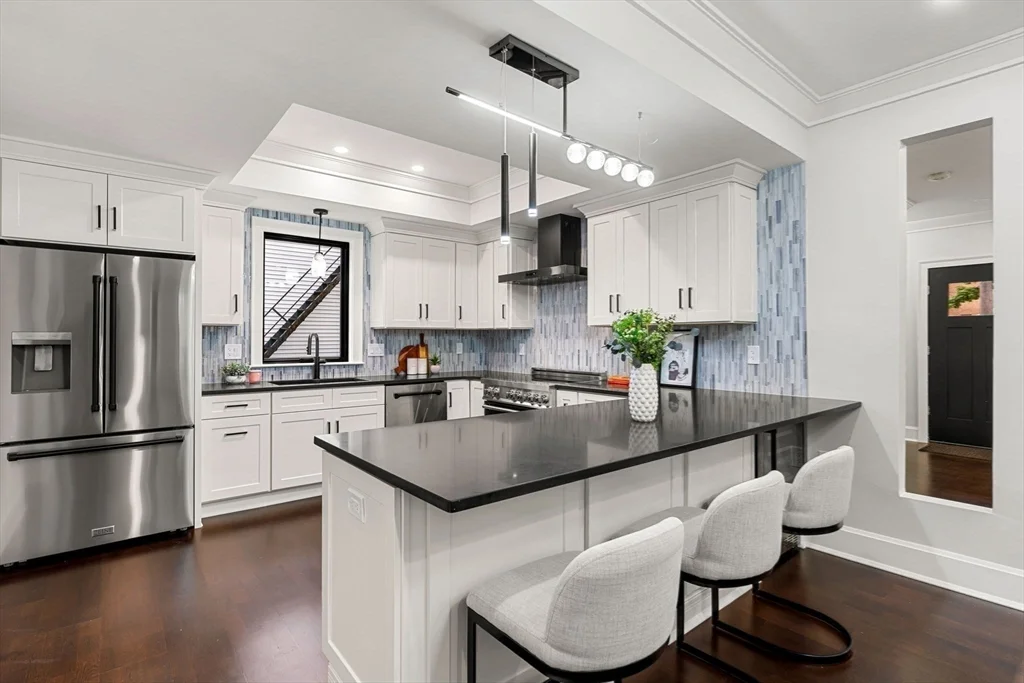 4 bed, 3 bath apartment for rent at 6 Pearl St Unit B, East Somerville — photo 6 of 17