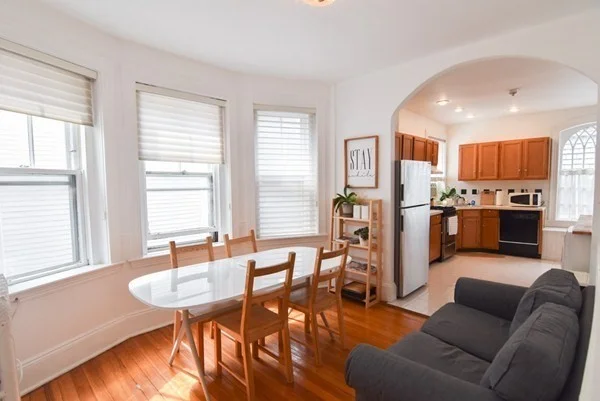 2 bed, 1 bath apartment for rent at 6 Perry St Unit 3, Coolidge Corner — photo 10 of 17