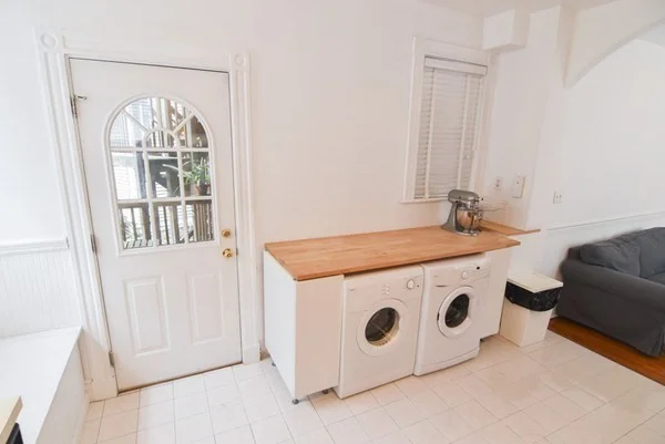 2 bed, 1 bath apartment for rent at 6 Perry St Unit 3, Coolidge Corner — photo 12 of 17