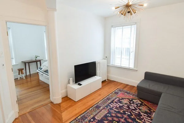 2 bed, 1 bath apartment for rent at 6 Perry St Unit 3, Coolidge Corner — photo 3 of 17