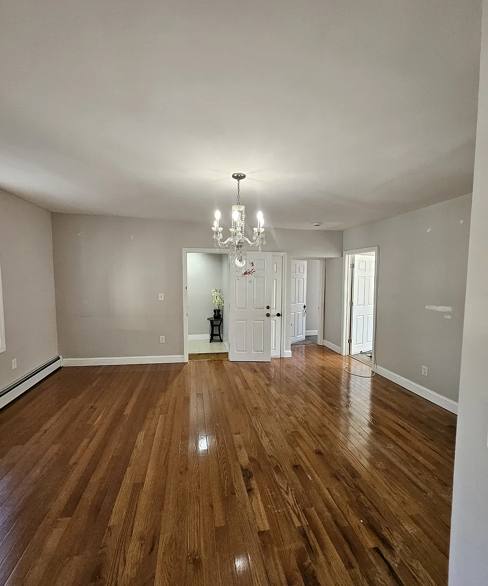 3 bed, 1 bath apartment for rent at 6 Pilgrim Rd Unit 2, Haverhill — photo 6 of 12