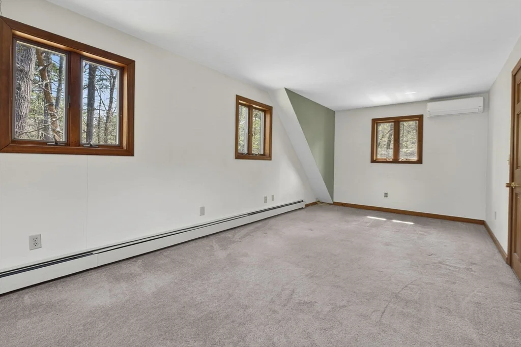 2 bed, 1 bath apartment for rent at 6 Pine Woods Rd, East Kingston — photo 15 of 22