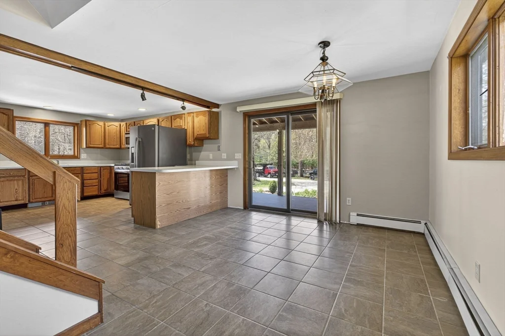 2 bed, 1 bath apartment for rent at 6 Pine Woods Rd, East Kingston — photo 5 of 22