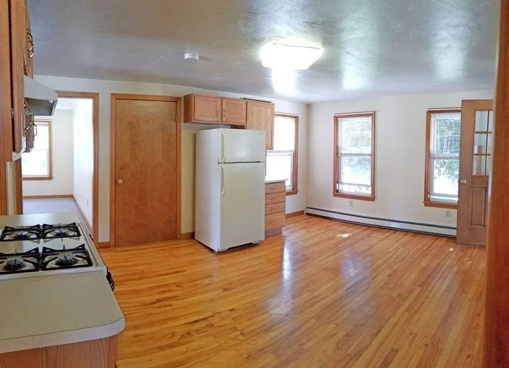 2 bed, 1 bath apartment for rent at 6 Pond St Unit 2, Spencer — photo 2 of 11