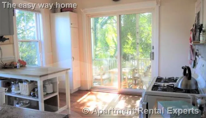 2 bed, 1 bath apartment for rent at 6 Poplar Rd Unit 3, Huron Village — photo 12 of 16