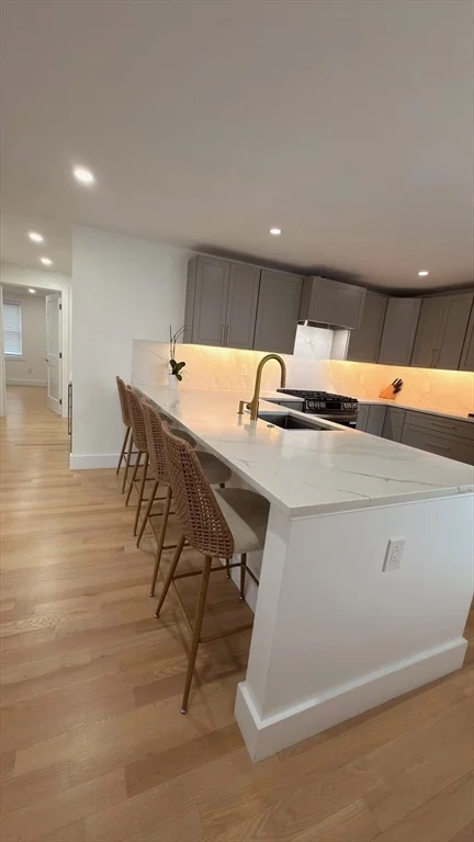 2 bed, 1 bath apartment for rent at 6 Pratt Ave Unit 1, Beverly — photo 3 of 21