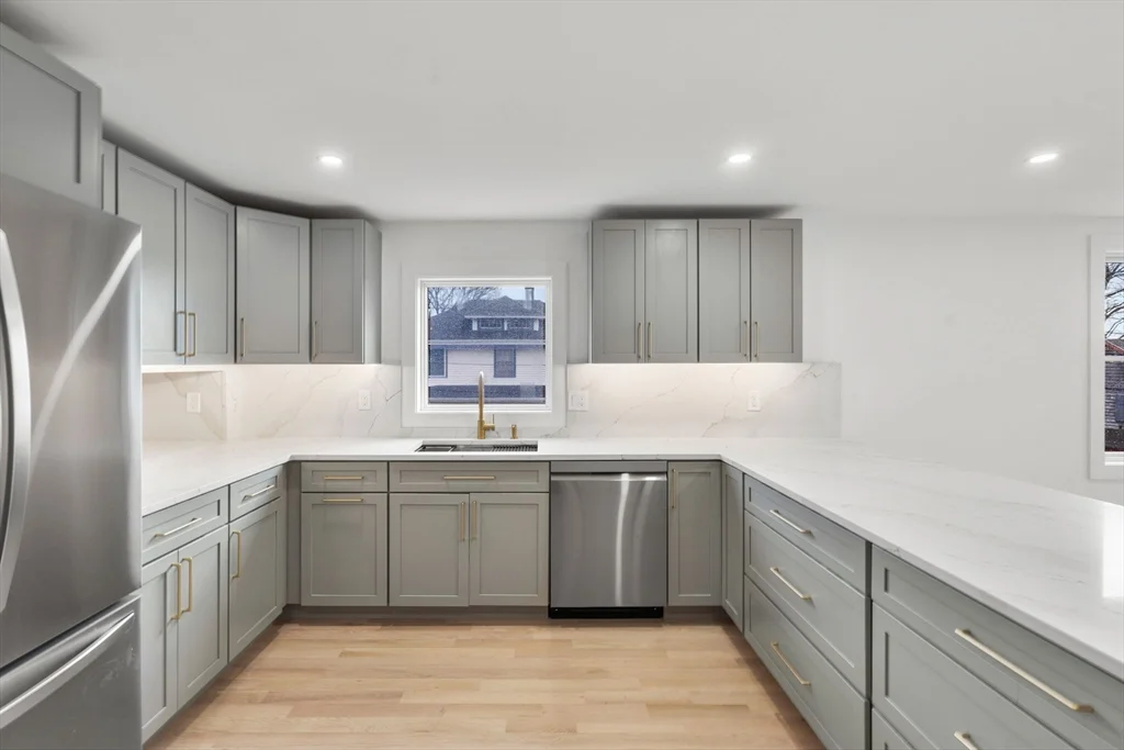3 bed, 1 bath apartment for rent at 6 Pratt Ave Unit 2, Beverly Cove — photo 18 of 34