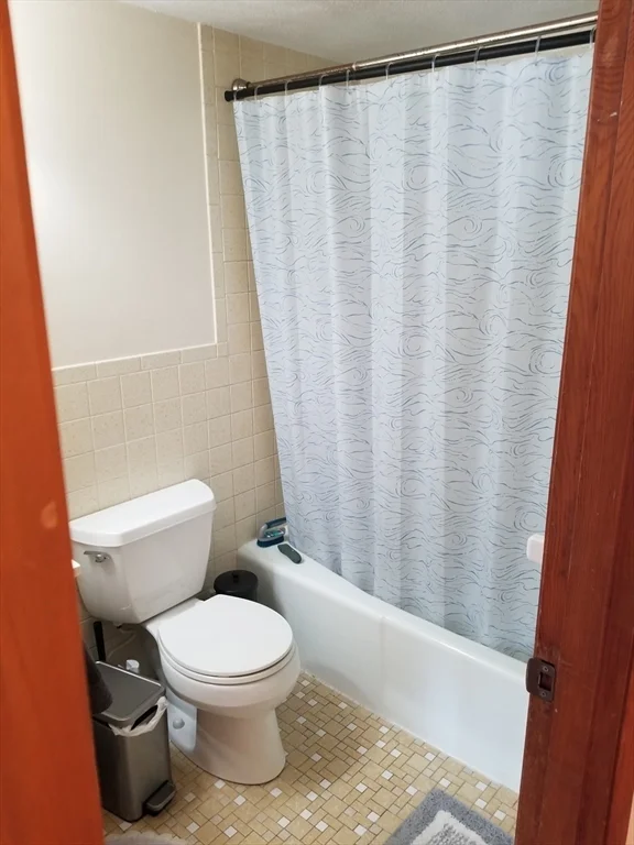 2 bed, 1 bath apartment for rent at 6 Prentiss Rd Unit 201, Arlington — photo 5 of 6