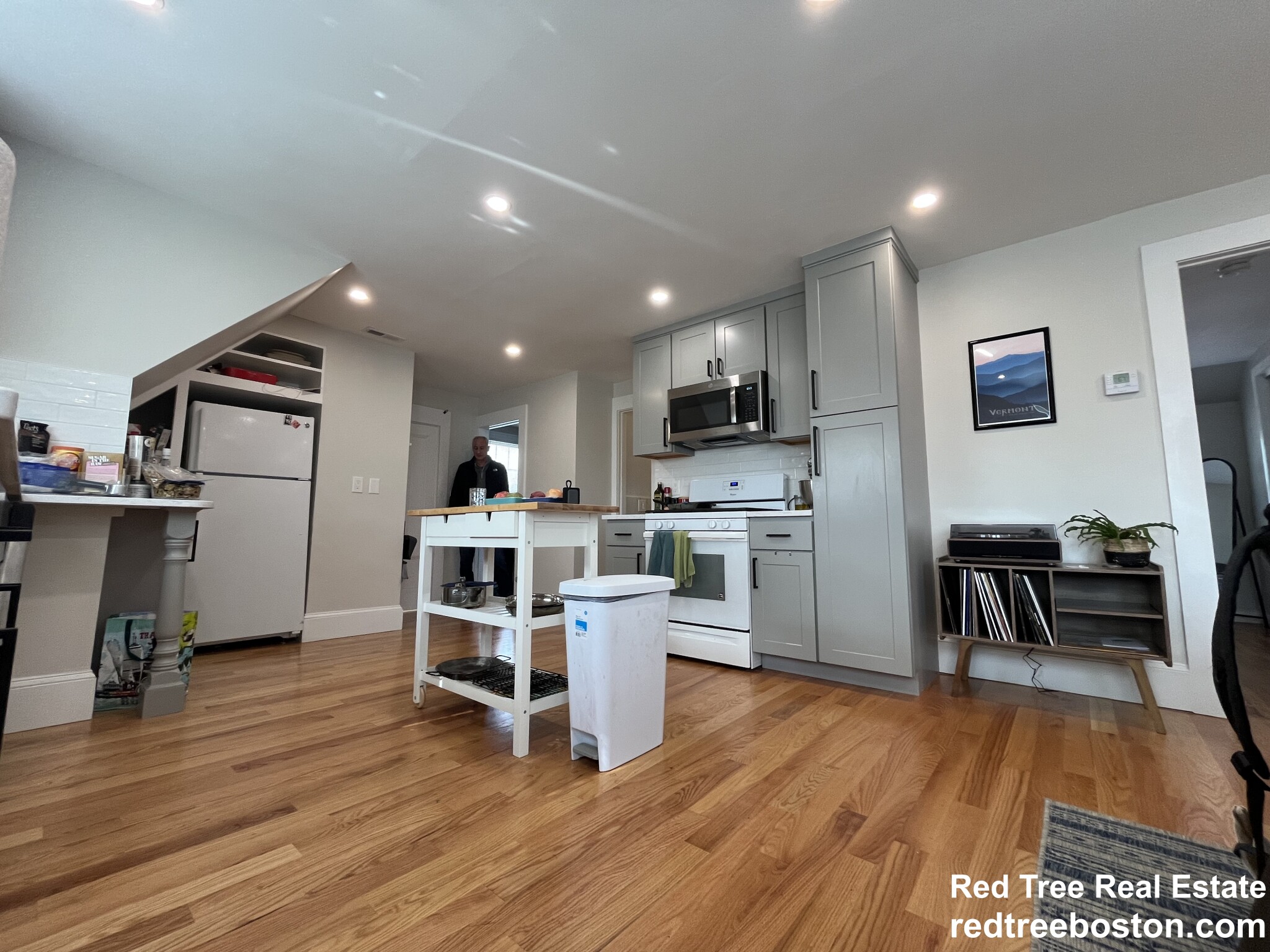 2 bed, 1 bath apartment for rent at 6 Primrose St Unit 3, Roslindale — photo 4 of 12
