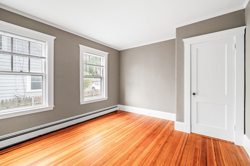 2 bed, 1 bath apartment for rent at 6 Prince St Unit 1, Marblehead — photo 7 of 9