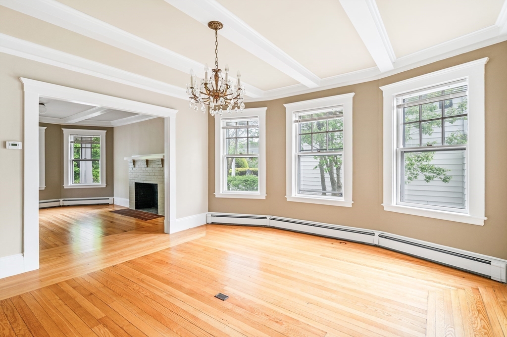 2 bed, 1 bath apartment for rent at 6 Prince St Unit 1, Marblehead — photo 4 of 9