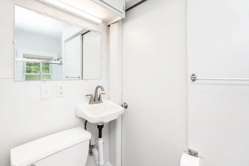 2 bed, 2 bath apartment for rent at 6 Putnam St Unit 0, Watertown — photo 5 of 16