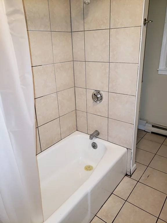 1 bed, 1 bath apartment for rent at 6 Randall Ln Unit 1, Hampstead — photo 4 of 10