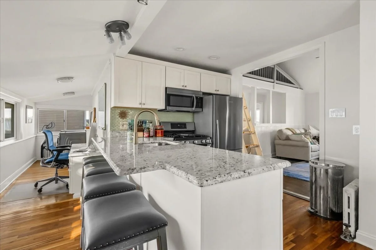 2 bed, 1 bath apartment for rent at 6 Roosevelt Ave, Hull — photo 8 of 18