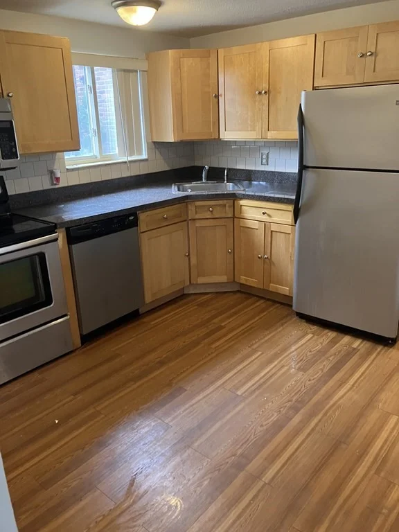 2 bed, 1 bath apartment for rent at 6 Royal Dane Dr Unit 31, Marshfield — photo 2 of 6