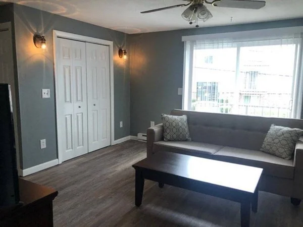 2 bed, 1 bath apartment for rent at 6 Royal Dane Dr Unit 32, Marshfield — photo 4 of 10
