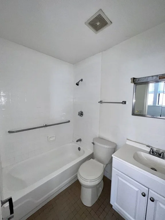 1 bed, 1 bath apartment for rent at 6 S Washington St Unit 101, North Attleboro — photo 14 of 16