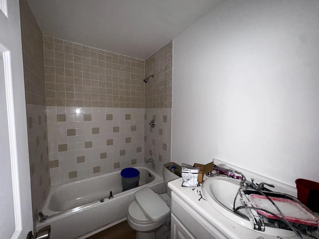 2 bed, 1 bath apartment for rent at 6 S Washington St Unit 204, North Attleboro — photo 16 of 16