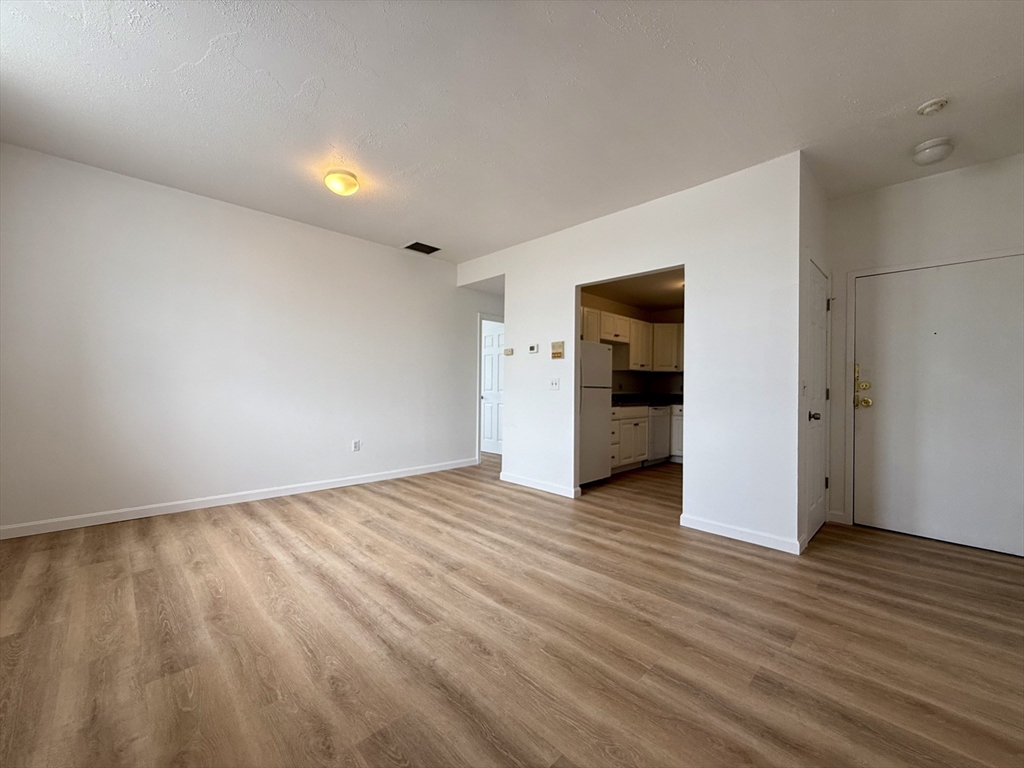 2 bed, 1 bath apartment for rent at 6 S Washington St Unit 304, North Attleboro — photo 2 of 18