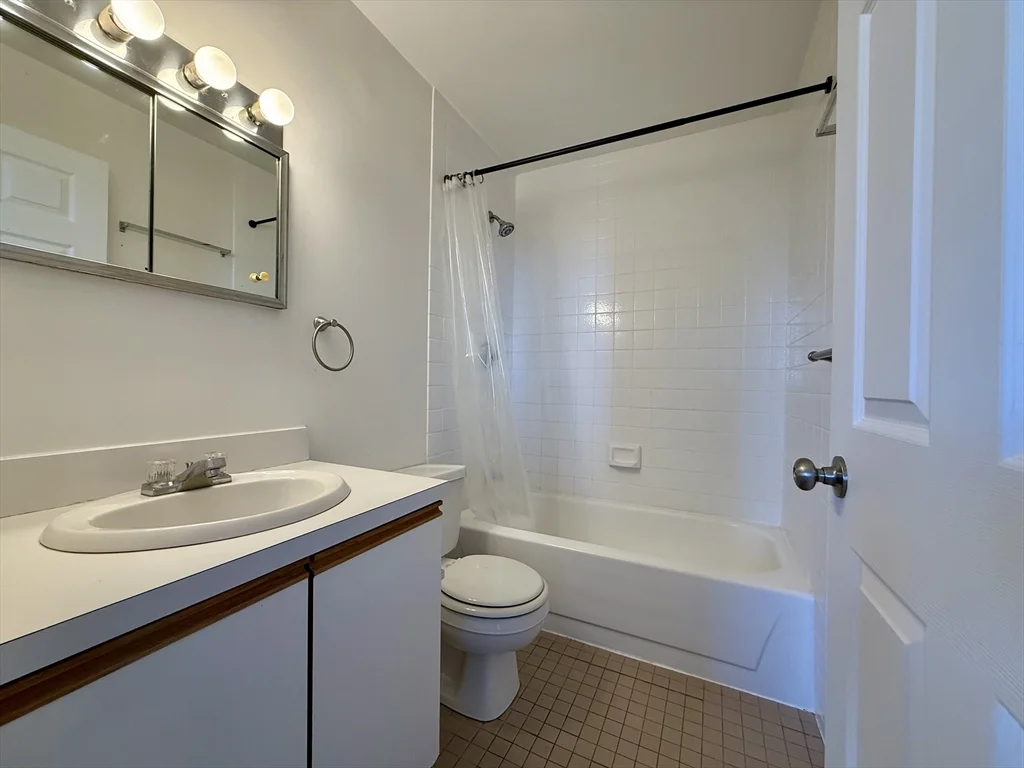1 bed, 1 bath apartment for rent at 6 S Washington St Unit 305, North Attleboro — photo 7 of 17