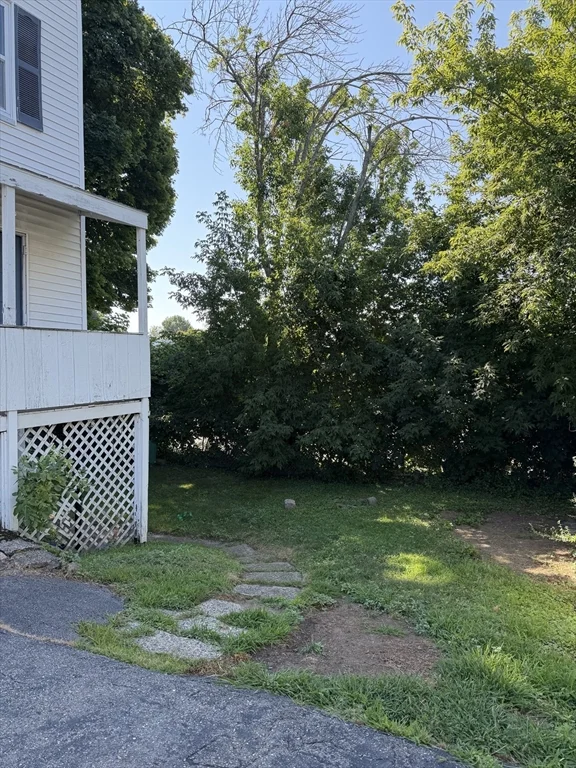 2 bed, 1 bath apartment for rent at 6 Saint Paul St Unit 2, South Salem — photo 16 of 16